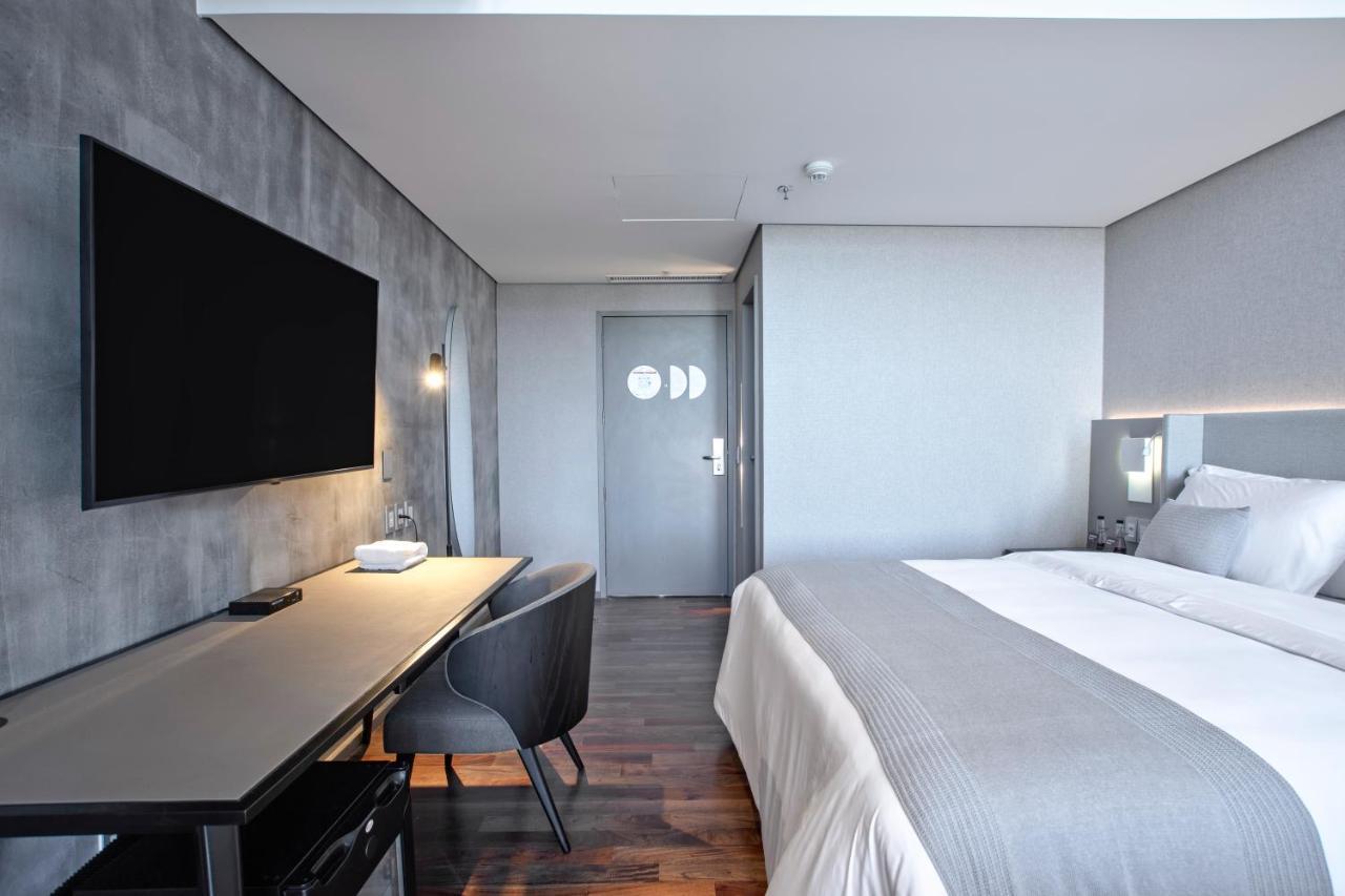 Suryaa Hotel Pinhais, Curio Collection By Hilton Eksteriør bilde